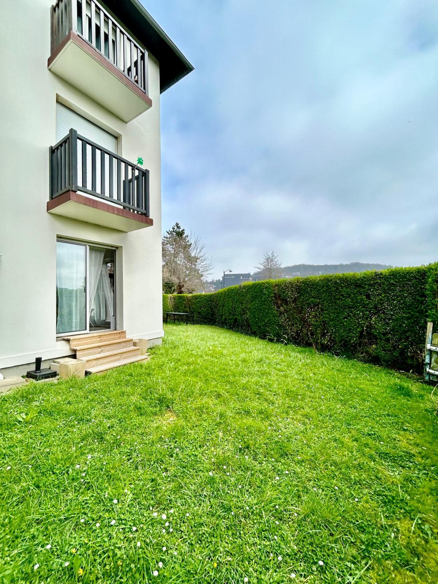 Superbe Appartement Avec Jardin Ensoleille Blonville-sur-Mer Dış mekan fotoğraf